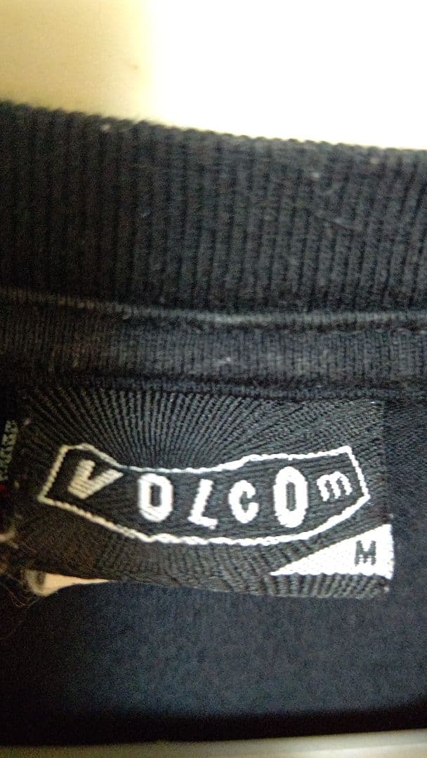 ボルコムvolcom Tシャツ