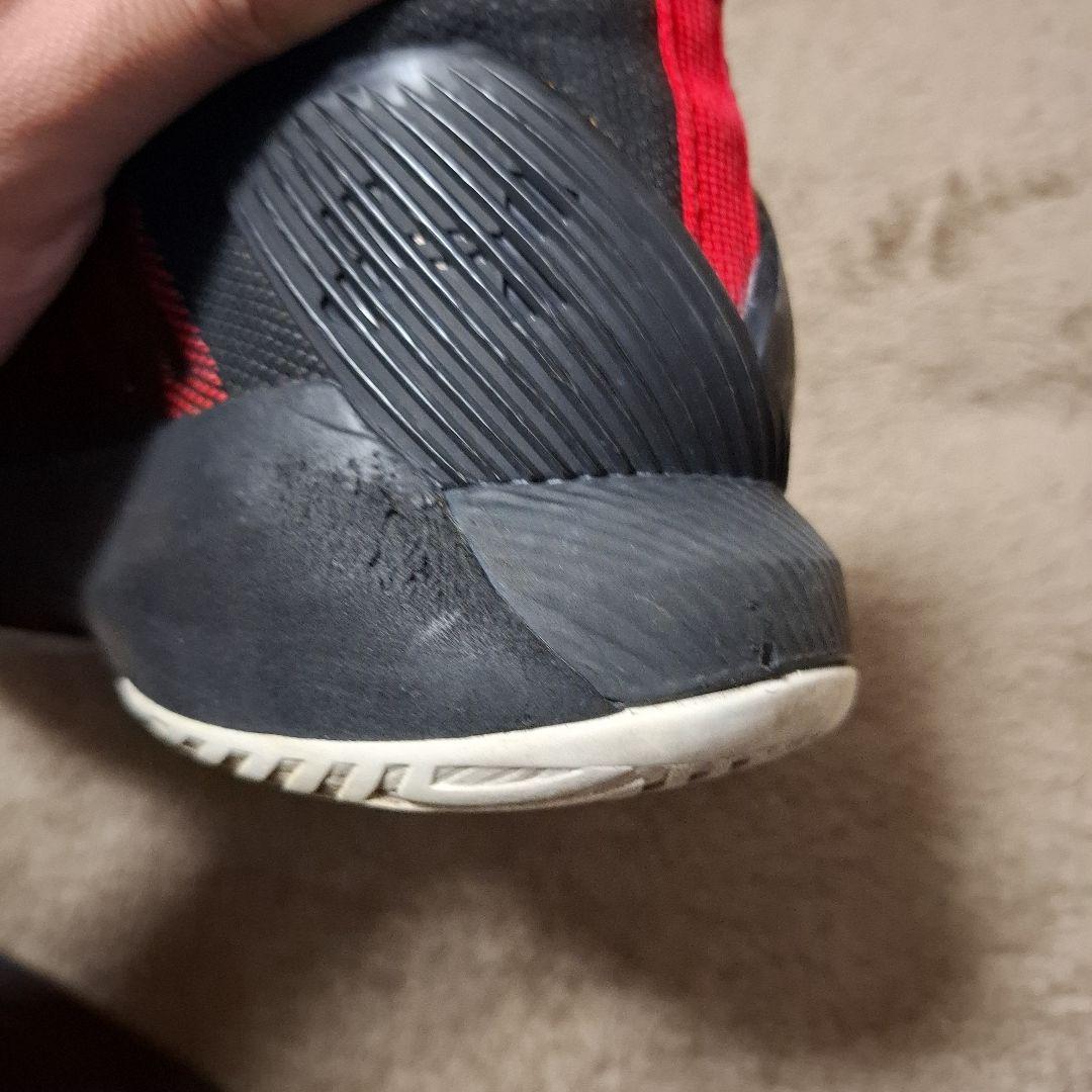 UNDER ARMOUR バッシュ29センチ ブラック/レッド