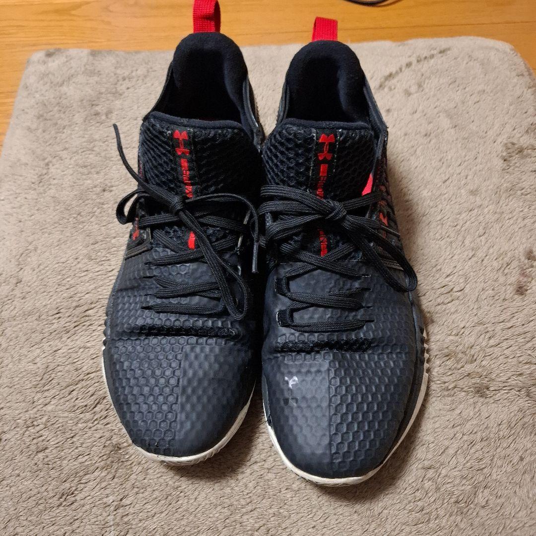 UNDER ARMOUR バッシュ29センチ ブラック/レッド