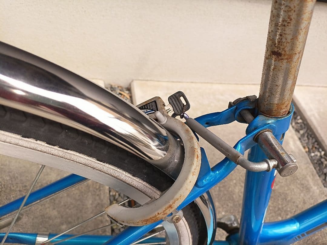 【最終値下げ】青 自転車　通学用　通勤用 前カゴ付き　6段変速