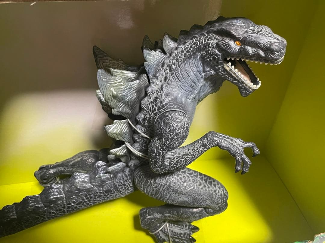 Supreme GODZILLA アクション フィギュア