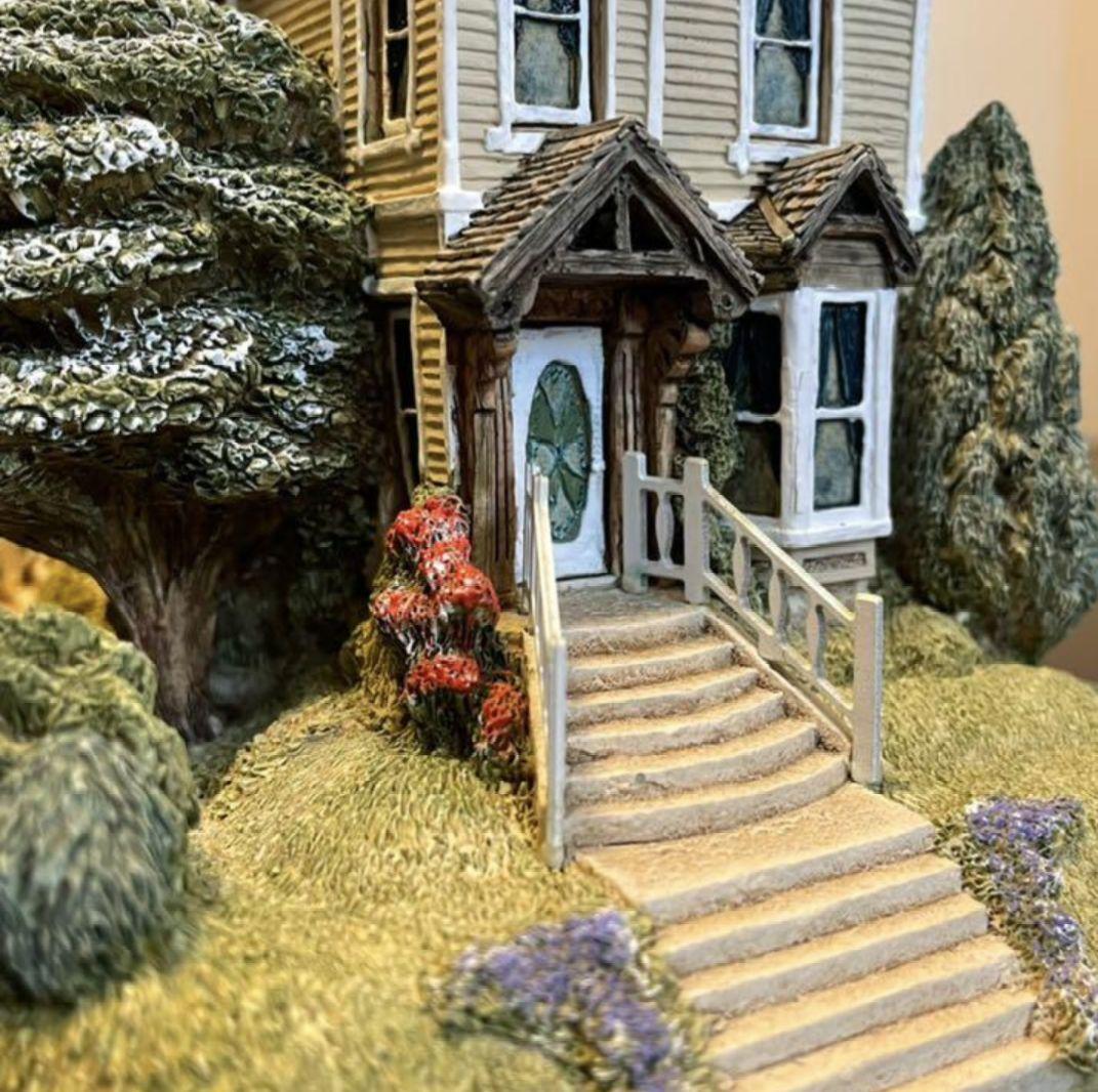 世界限定2500個　Lilliput Lane　VICTORIANA