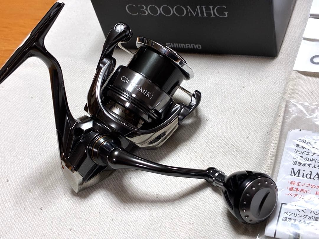 【極美品】シマノ リール24ツインパワーC3000MHG【カスタム品】