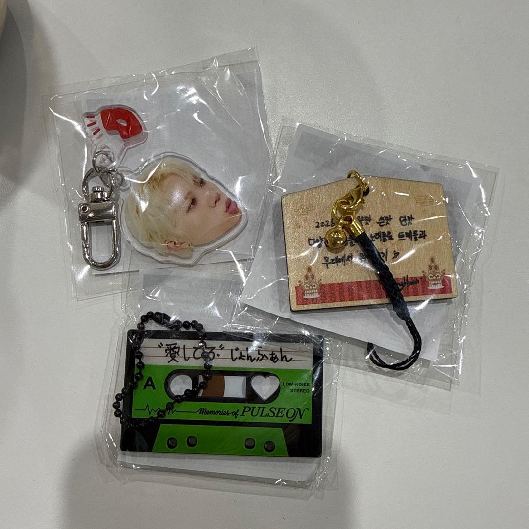 Wonderwall id ジョンファン 顔アクキー 絵馬 カセット セット