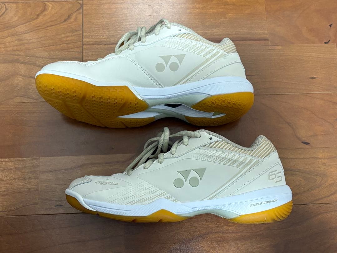 【美品】YONEX バドミントンシューズ　パワークッション65Z 23.5cm