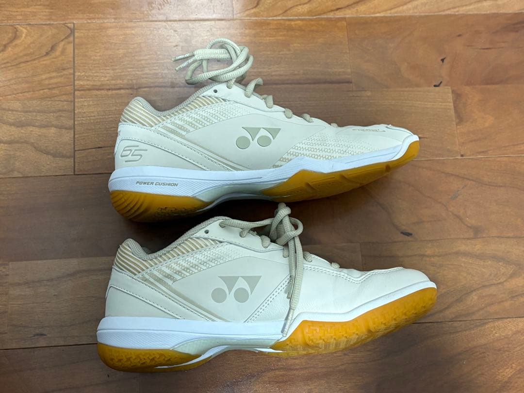 【美品】YONEX バドミントンシューズ　パワークッション65Z 23.5cm