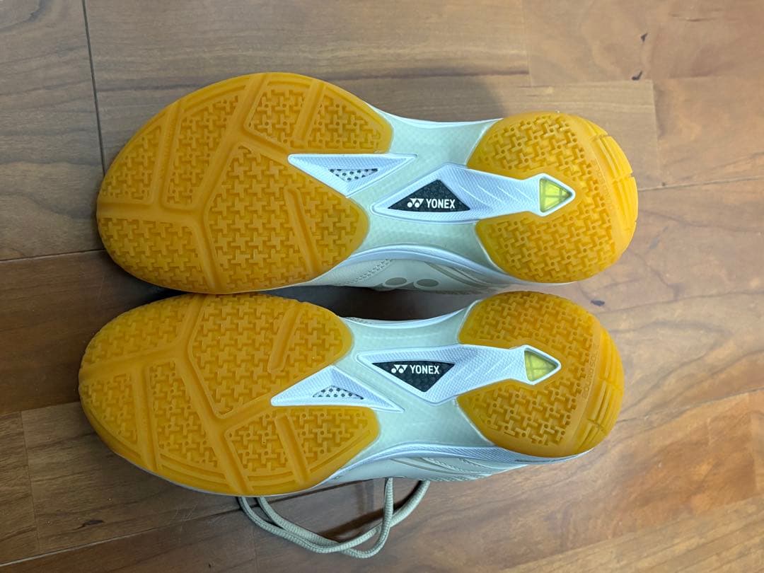 【美品】YONEX バドミントンシューズ　パワークッション65Z 23.5cm