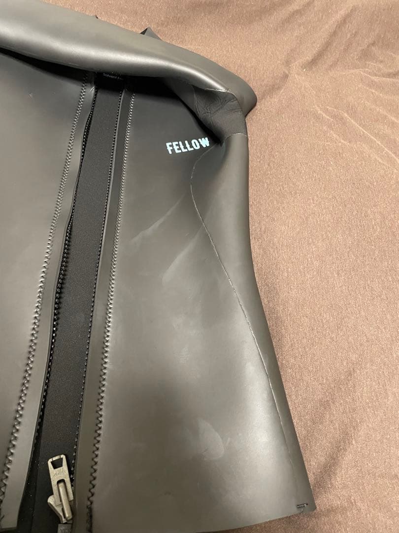 FELLOW スキン フロントジッパータッパー 3mm