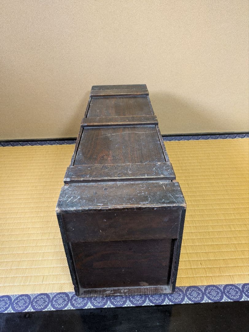 大工工具箱　骨董　木箱　おもちゃ箱　収納箱　蓋付き【明治アンティーク】