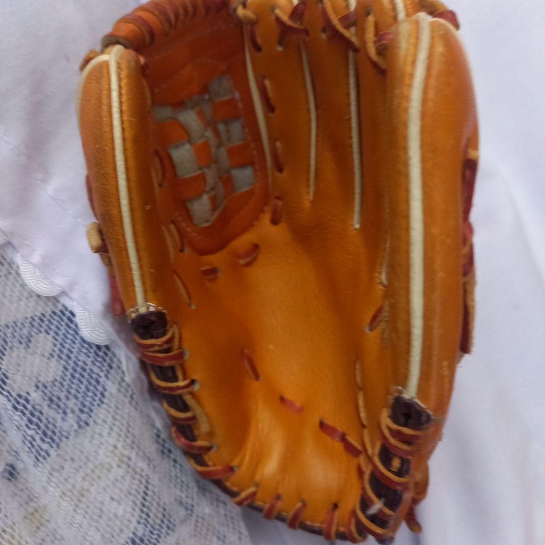 野球ボールとミニチュアグローブのセット