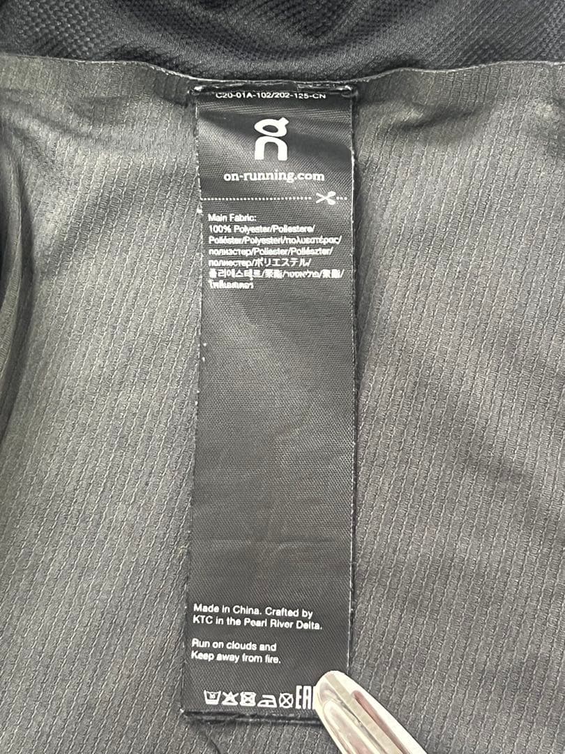 ウォーキング・ランニングウェア ON performance tee running black