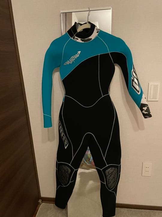 ウェットスーツ　新品　レディース