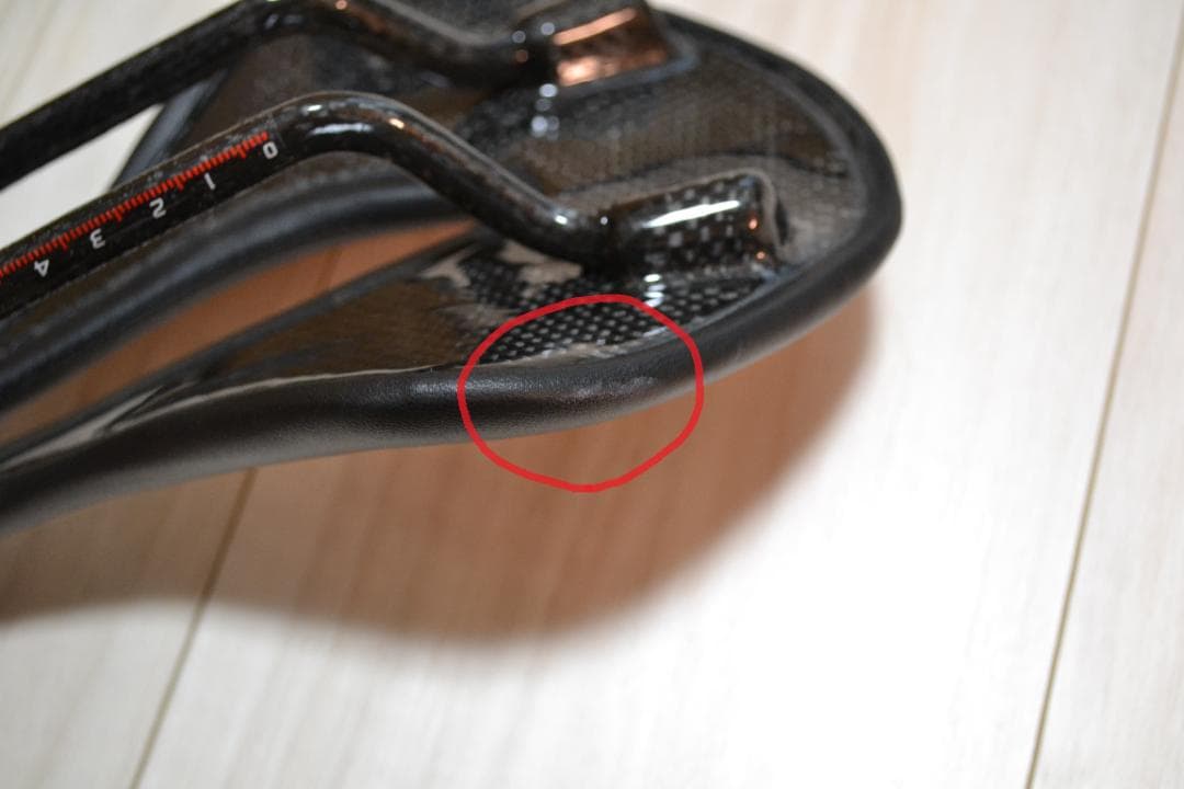 TNI カーボンサドル LiteFly