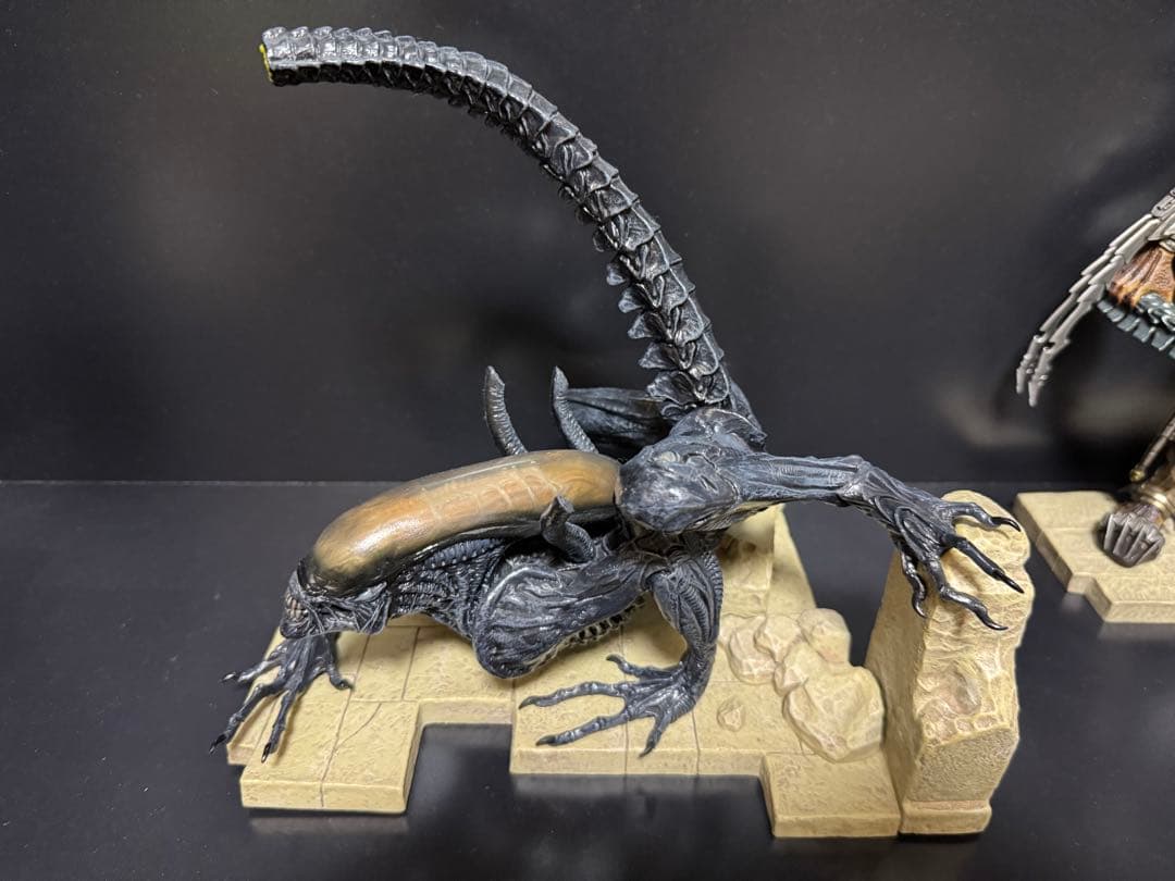 コトブキヤ/エイリアンvsプレデター1/6スケール塗装済組み立てキット2体セット