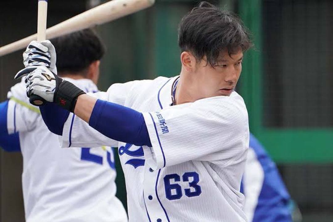 直筆サイン　ユニホーム　中日ドラゴンズ　#1-63堂上直倫内野手