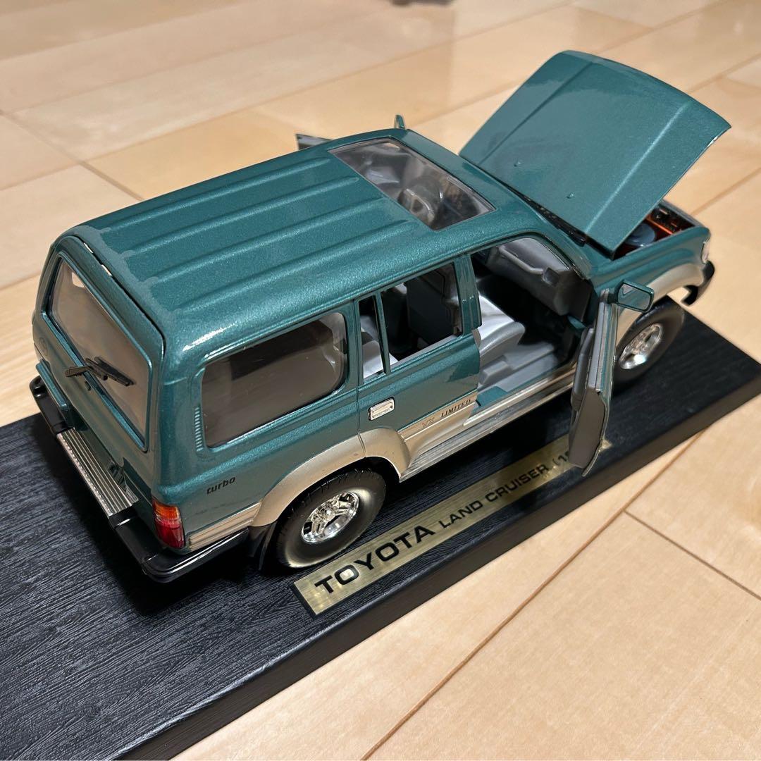 新品未使用 トヨタランクル80 1/18 Road Legends 絶版 LHD