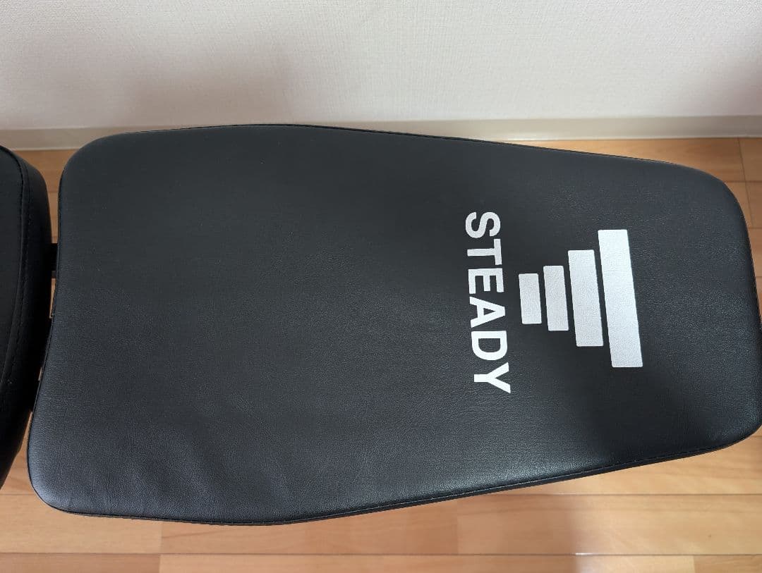 《STEADY》 トレーニングベンチ 背もたれ調整可能