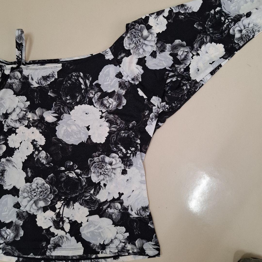Chacottオフショルダー白黒花柄セットアップ