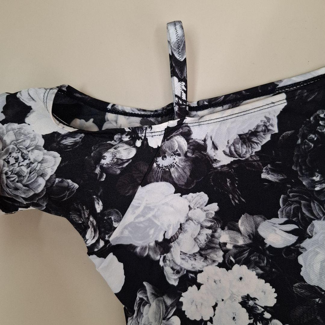 Chacottオフショルダー白黒花柄セットアップ