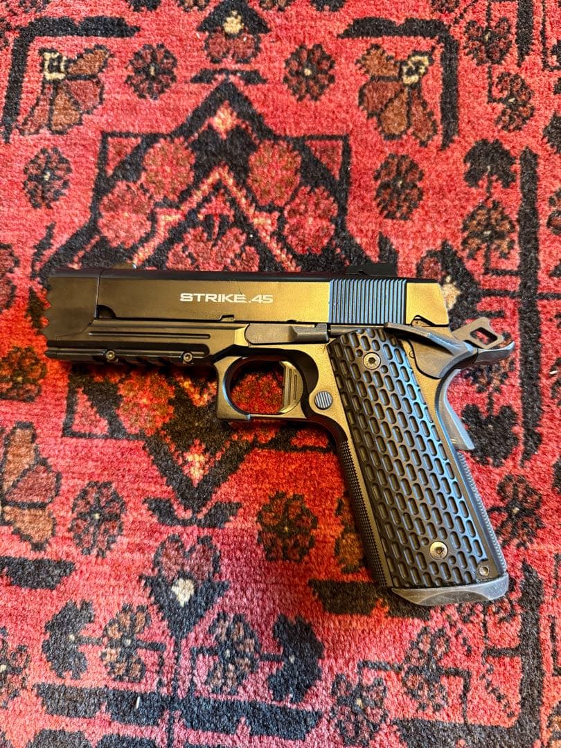 ストライクウォーリア　M92F スライドシルバー　ガスガン　 ホルスター