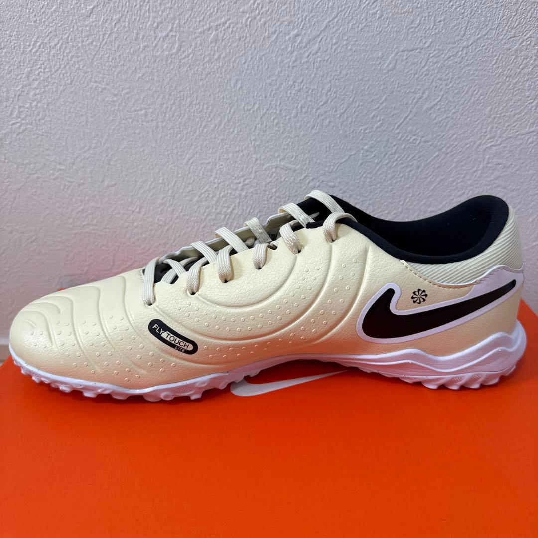 NIKE レジェンド10アカデミーTF サッカー　トレシュー　白　28cm 新品