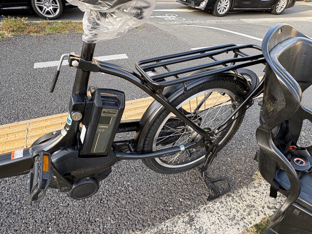中古20㌅YAMAHA電動アシスト自転車　12.3Ah 大阪　064
