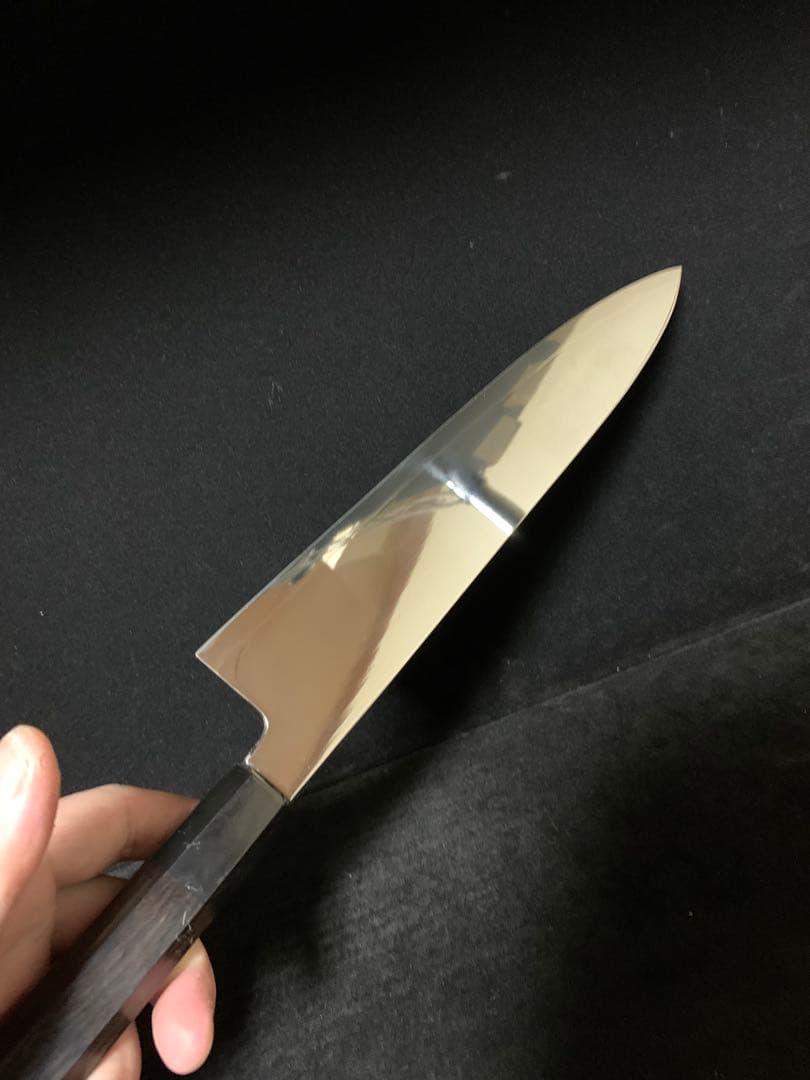 包丁　和牛刀　ハ寸　三枚打ち　鏡面研磨　切味抜群　箱付　未使用