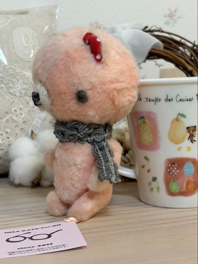 Anano Cafeさんの陶器のコップと作家様のテディベア