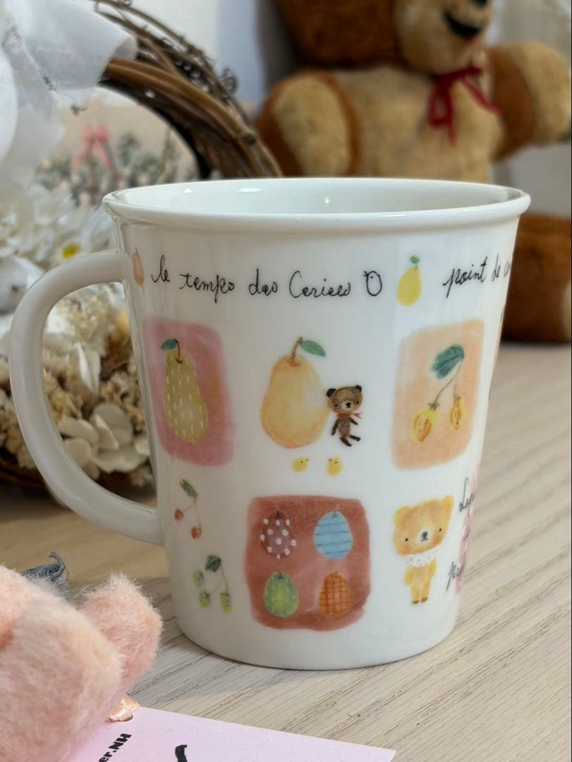 Anano Cafeさんの陶器のコップと作家様のテディベア