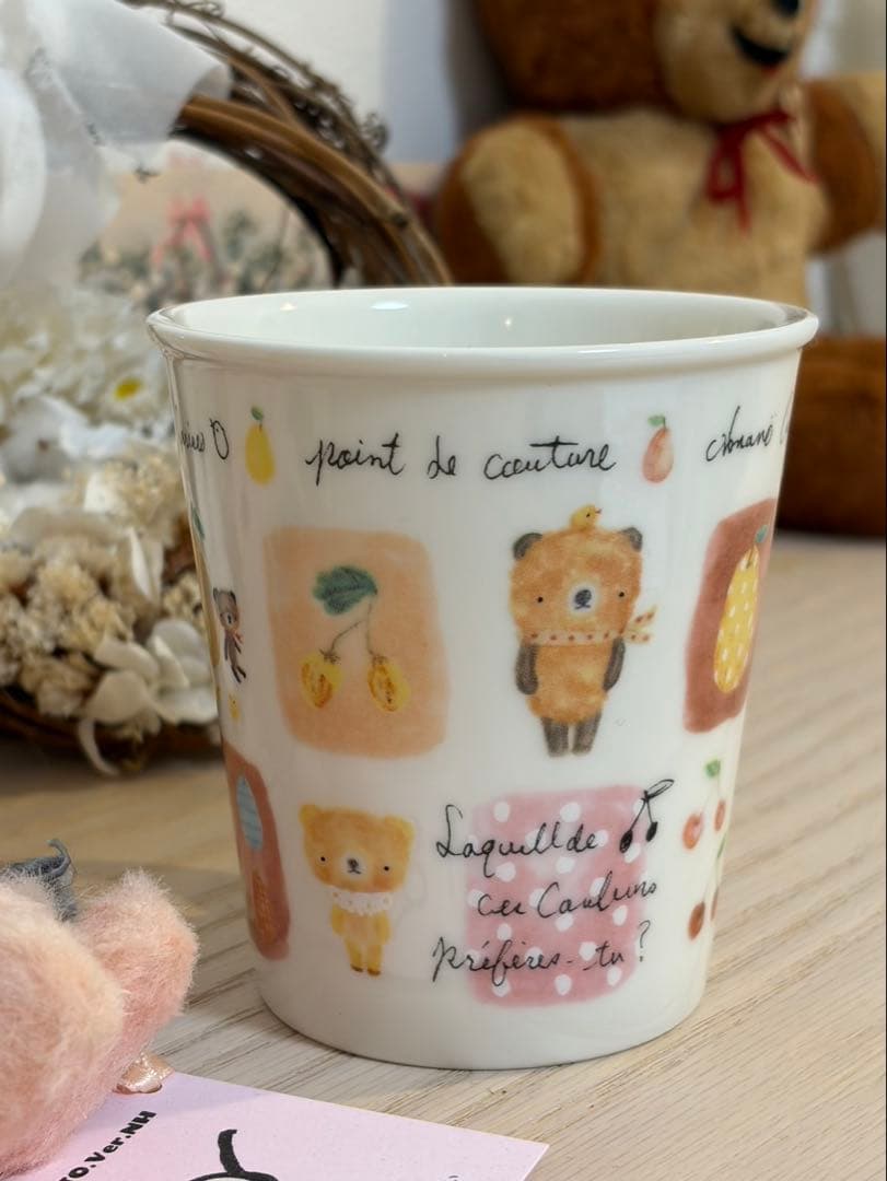 Anano Cafeさんの陶器のコップと作家様のテディベア