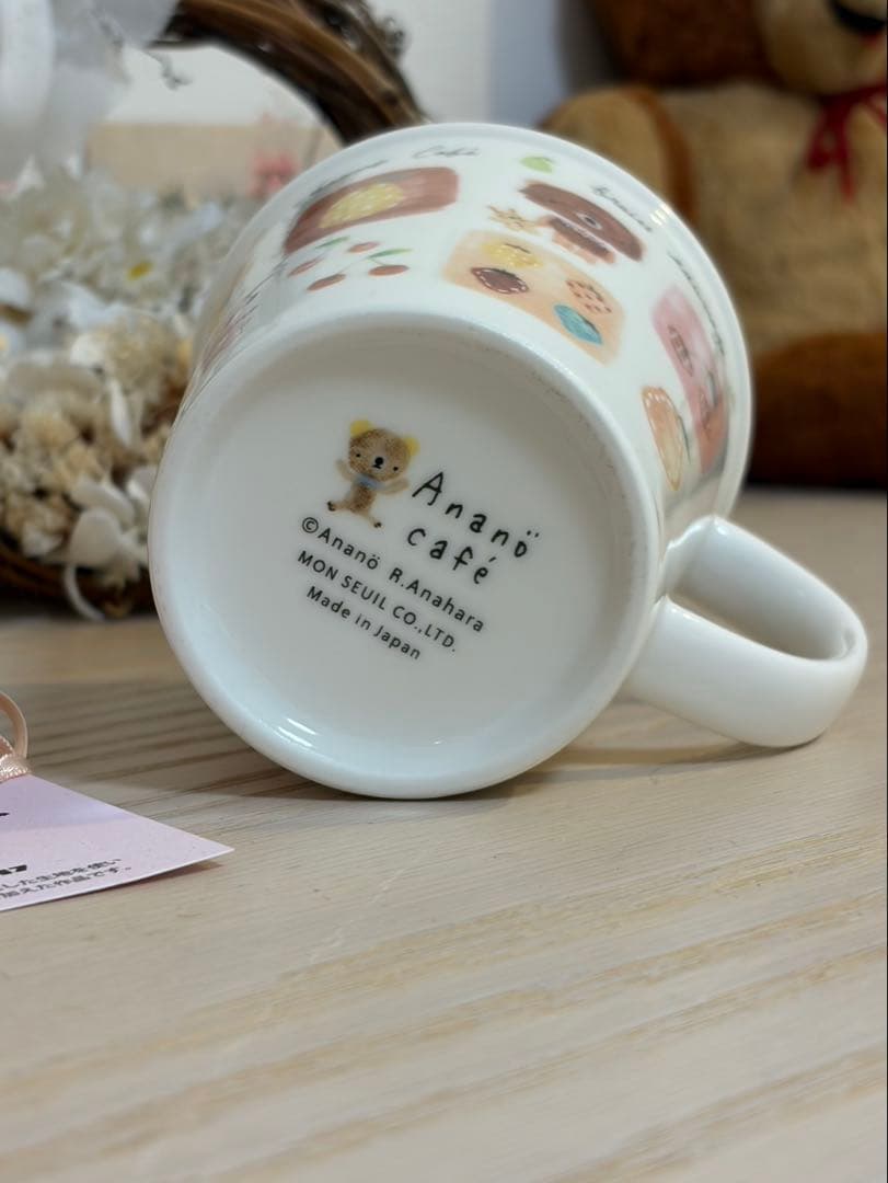 Anano Cafeさんの陶器のコップと作家様のテディベア