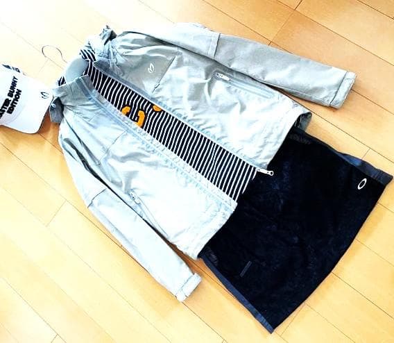 ★新品同様★上下２点セット25,000円★春ゴルフに最適！シャツ＆スカートセット