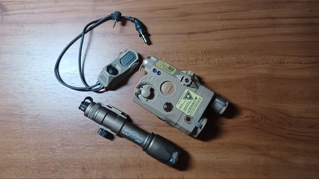 M600Cスカウトライト PEQ-15 AXONタイプリモートスイッチ セット