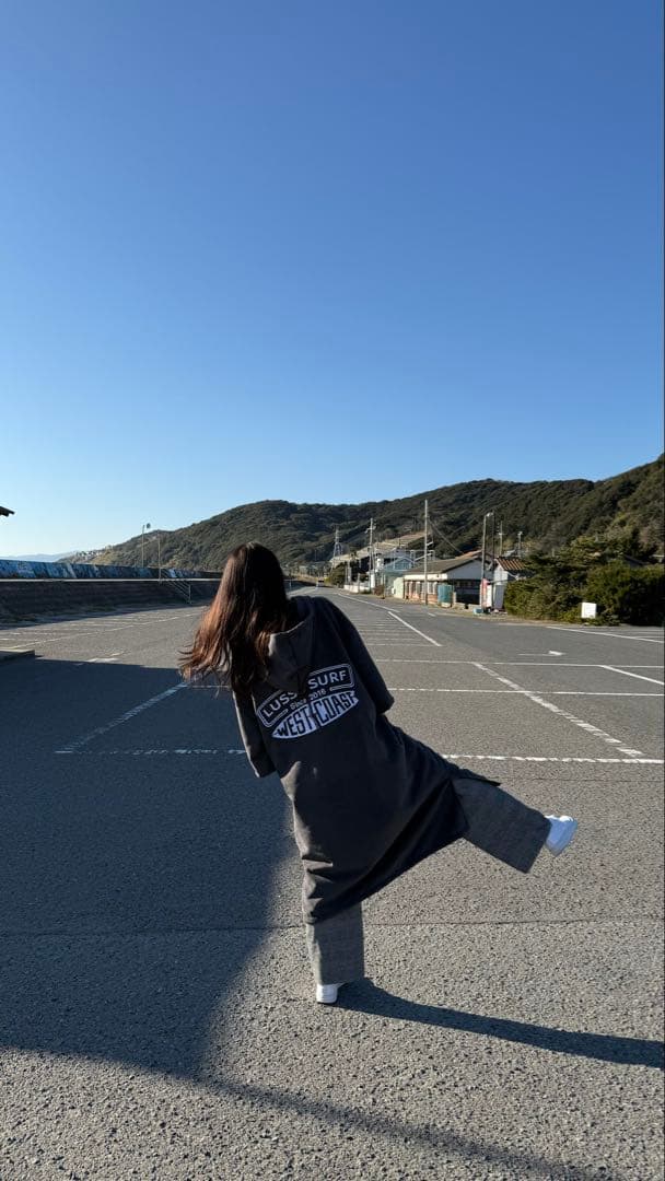 ロゴが目立つ　LUSSO SURF お着替えポンチョ　グレー⭐︎送料込み