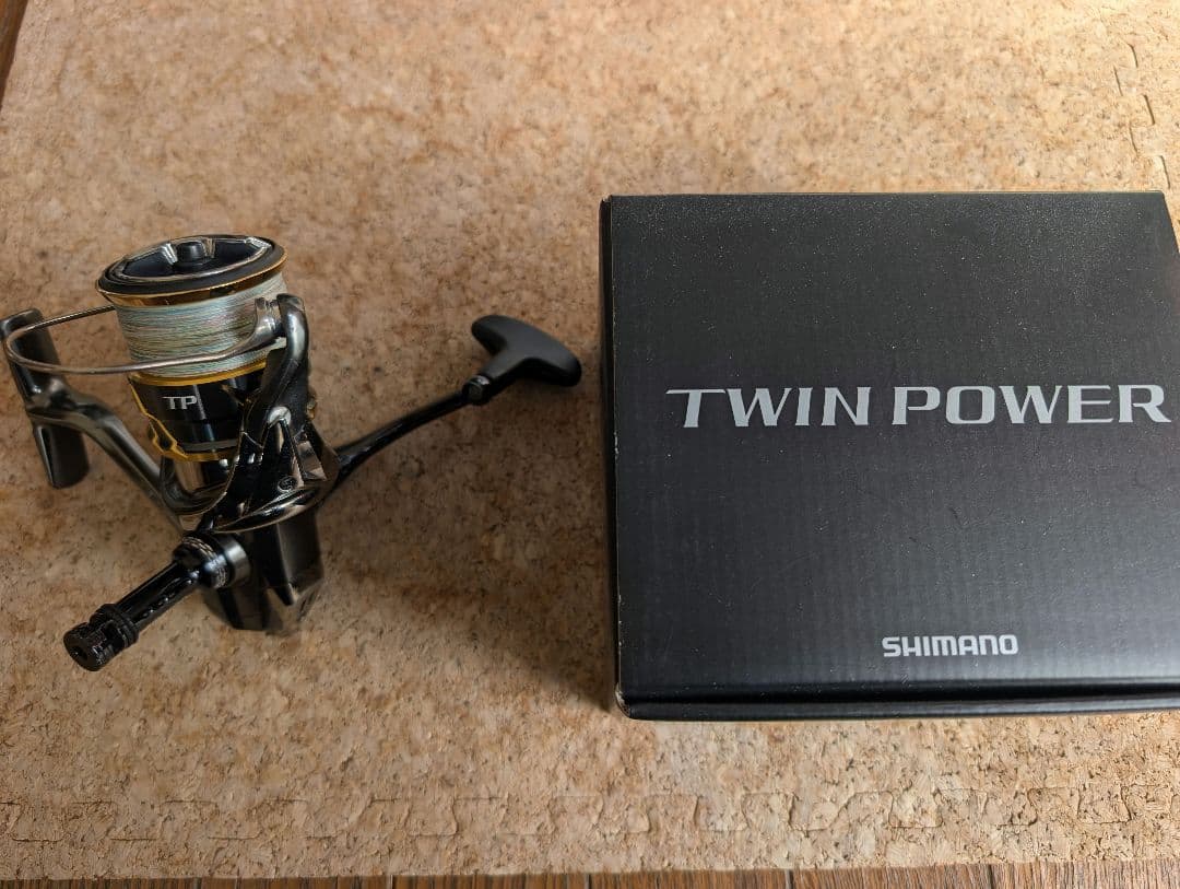 SHIMANO TWIN POWER 20ツインパワー3000MHG　中古品