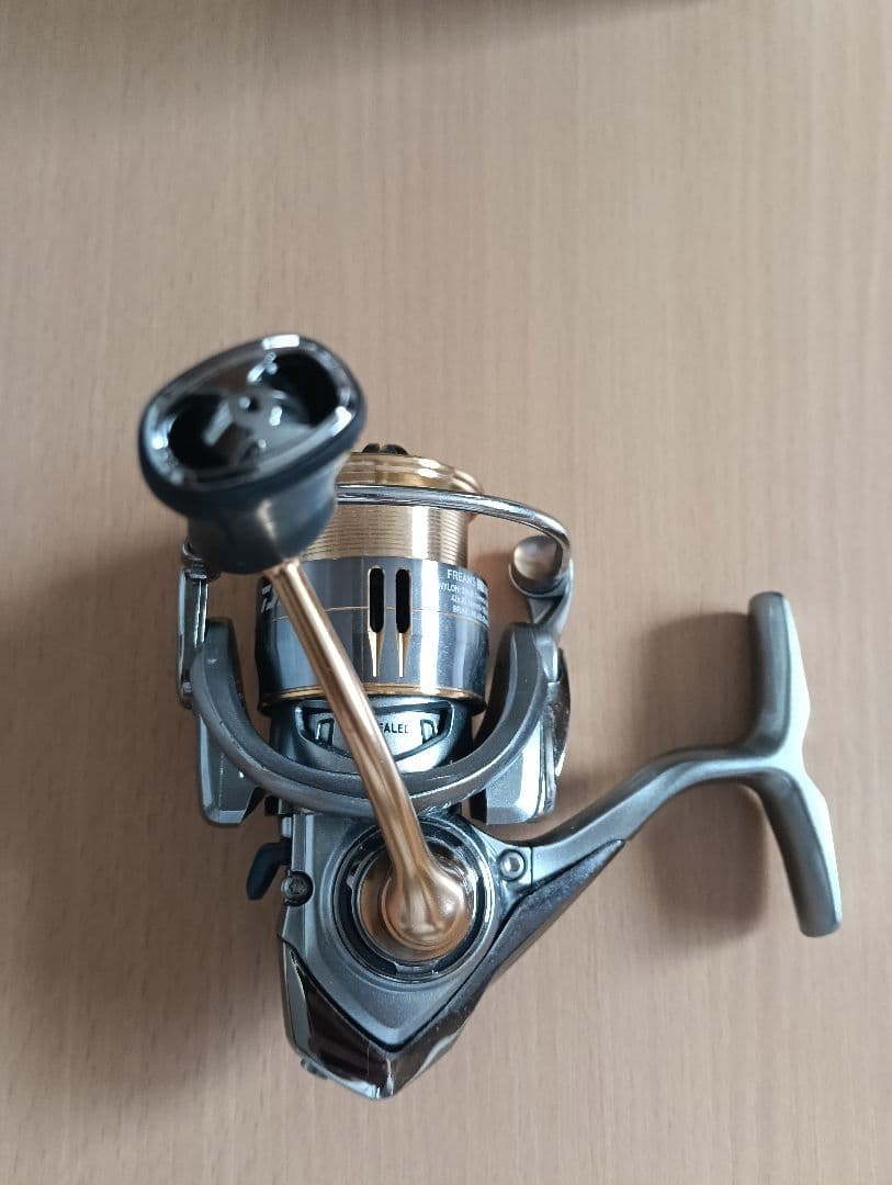 18FREAMS LT 2000S-XH スピニングリール