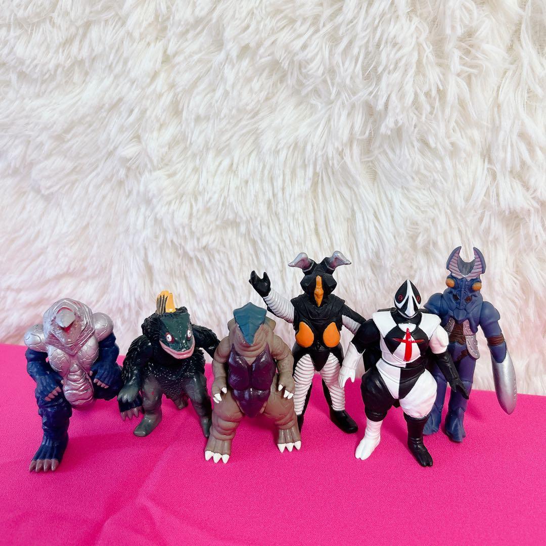 ウルトラマンソフビ　怪獣　指人形　他　107個　まとめ売り