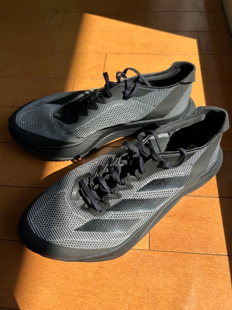 アディダス　adizero boston 12（24.5cm）黒（カーボン入）