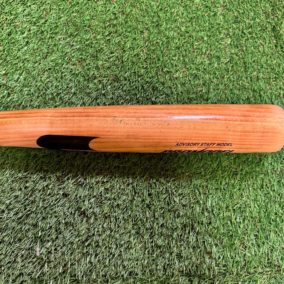 【美品】軟式野球木製バット 広島カープ 菊地涼介モデル 84cm760g