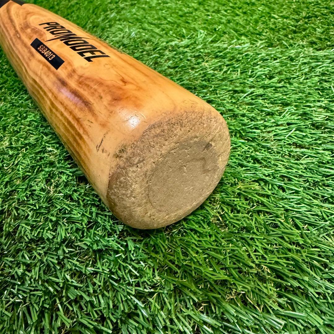 【美品】軟式野球木製バット 広島カープ 菊地涼介モデル 84cm760g