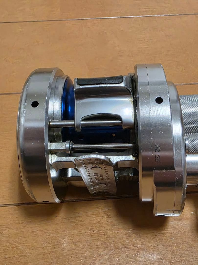シマノ　カルカッタコンクエスト 300 タイプJ　オシア