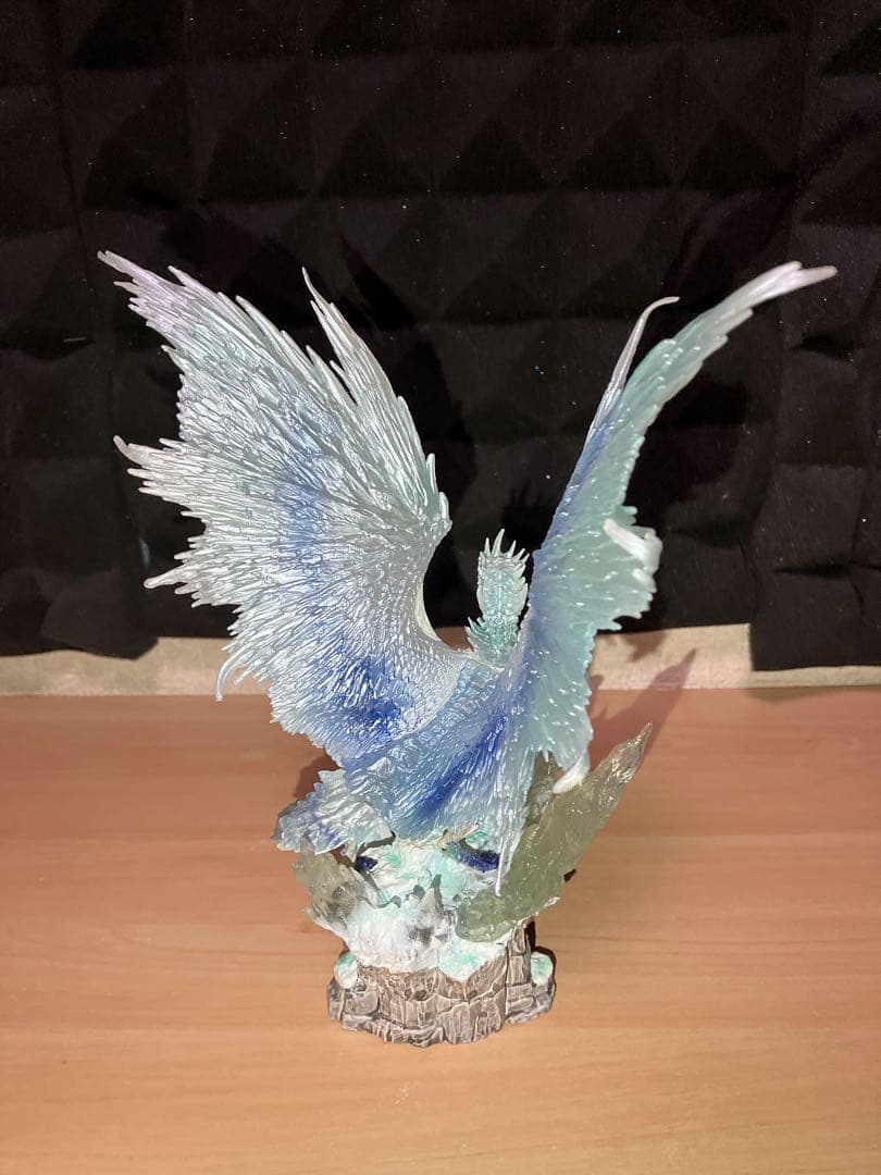 モンスターハンターワールド　アイスボーン　同梱フィギュア　イヴェルカーナ
