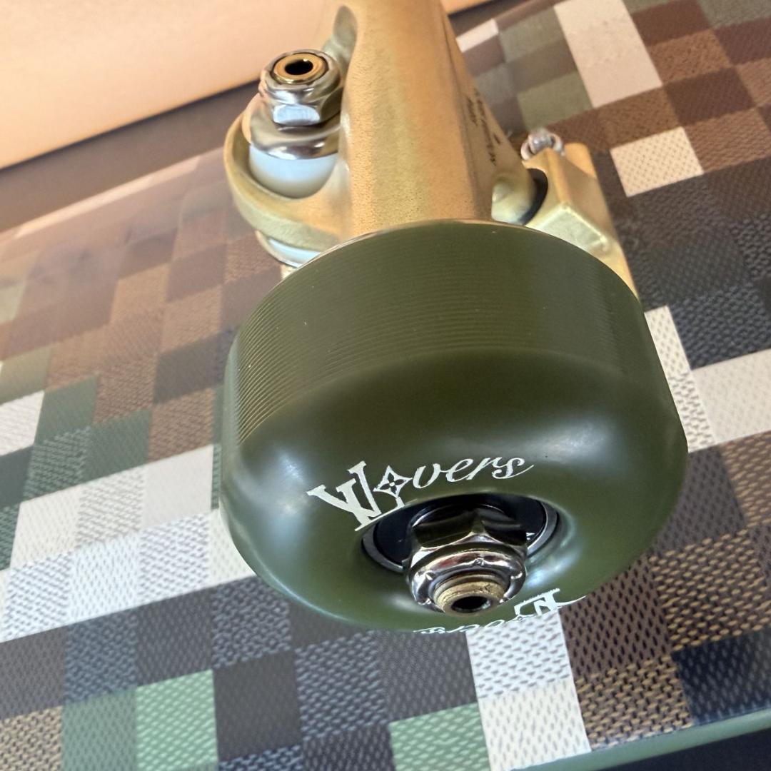 美品★未使用　Louis Vuitton Skateboard