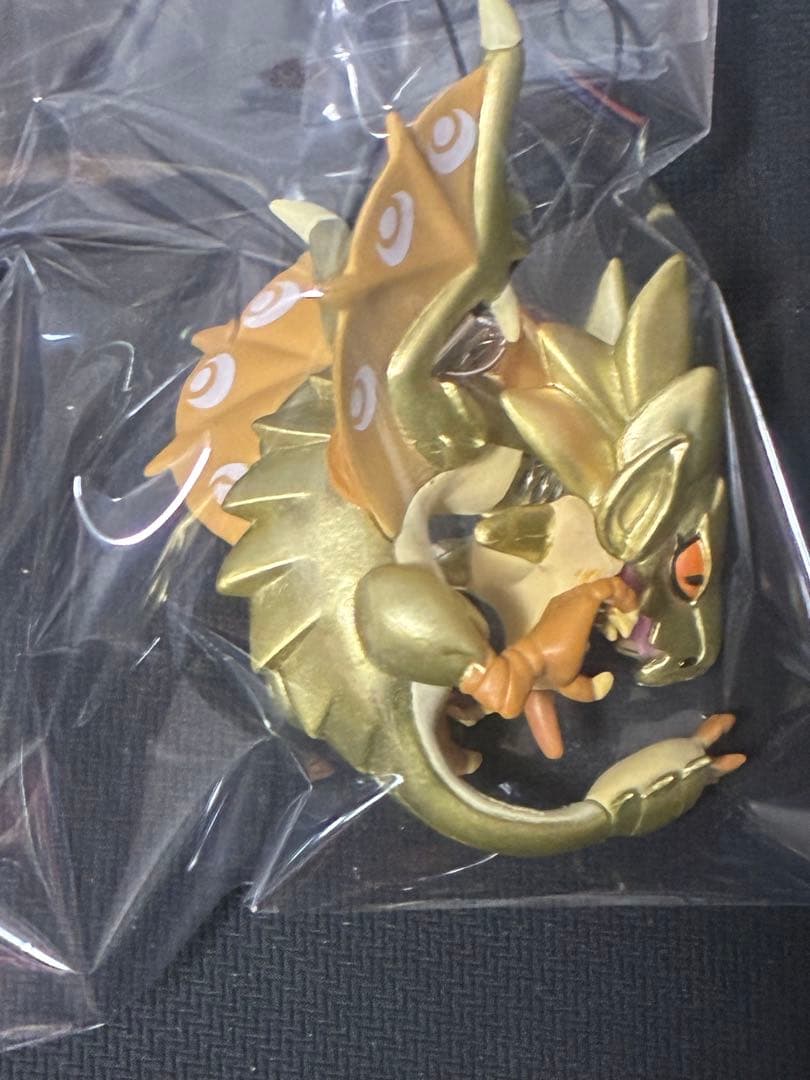 激レア　モンハン　フィギュア　リオレイア希少種 キーホルダー　USJ限定