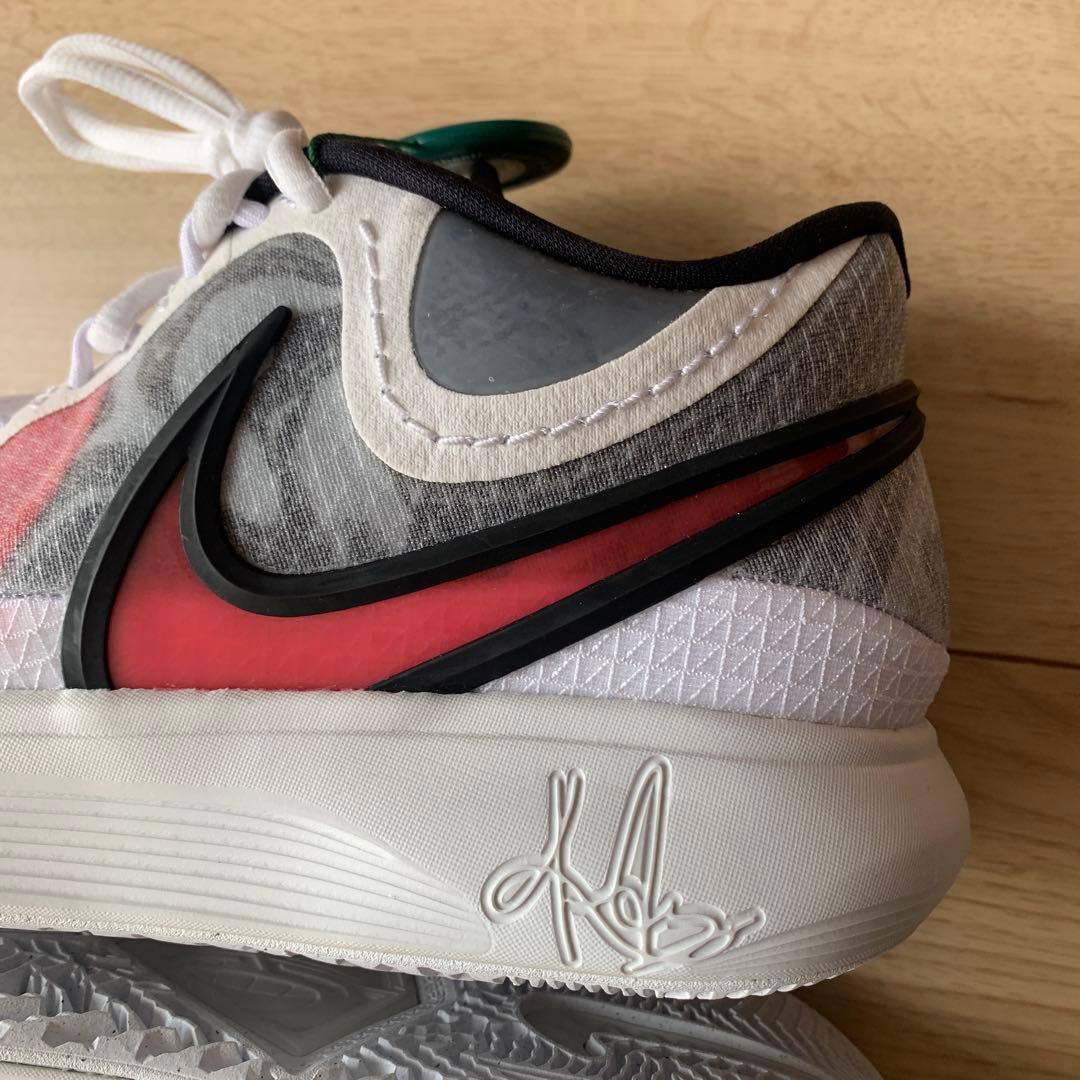 日本未発売 NIKE KYRIE 8 ナイキ カイリーアービング　26.5cm