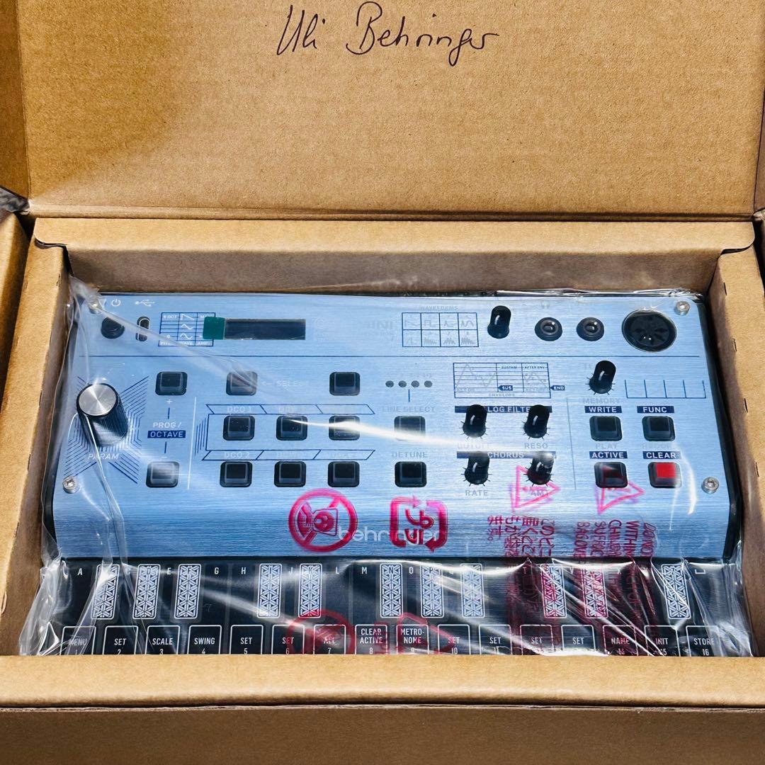 ラスト在庫！Behringer CZ-1 Mini ハイブリッドシンセサイザー
