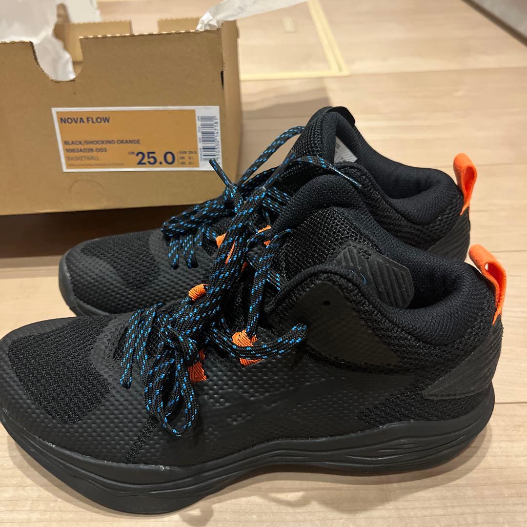 asics バッシュ　NOVA FLOW ブラック/オレンジ 25.0cm