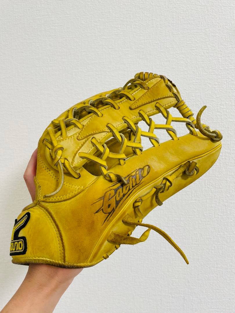 ミズノ　Mizuno Gaucho 軟式グローブ 右投げ用 イエロー　外野手向き