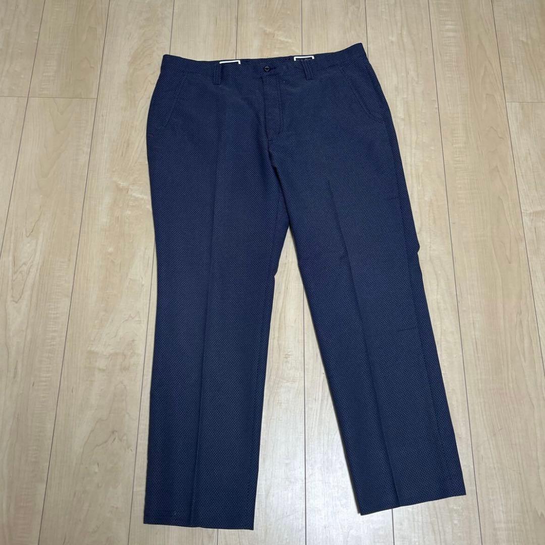 美品　ブラックアンドホワイト　92サイズ　ゴルフパンツ 紺 ストレッチ　総柄