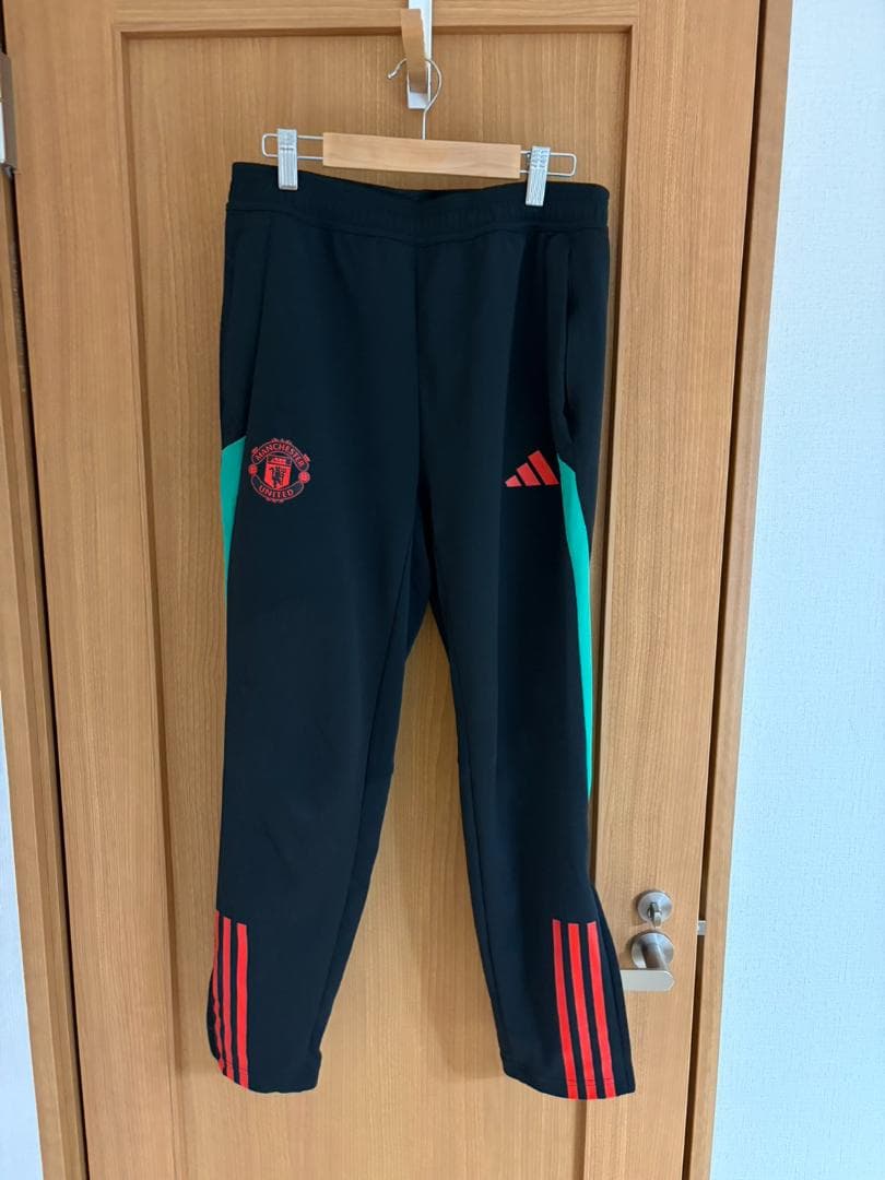 adidas マンチェスター・ユナイテッド セットトレーニングウェア